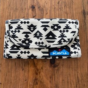 Kavu Geometric Black and White Kids Wallet
